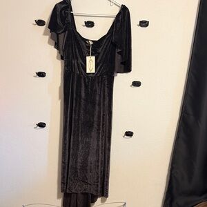Elegant Black Velvet Maxi Dress